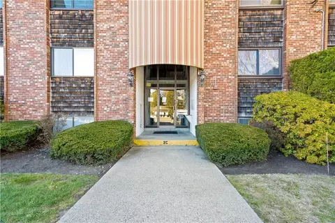 510 Child St #201C, Warren, RI 02885