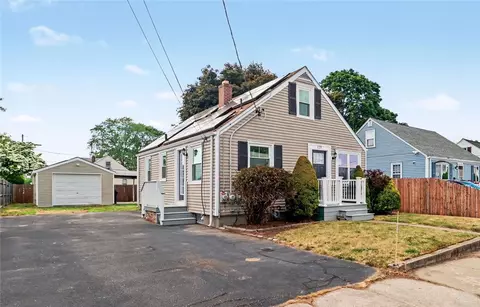 125 Olympia Ave, Pawtucket, RI 02861