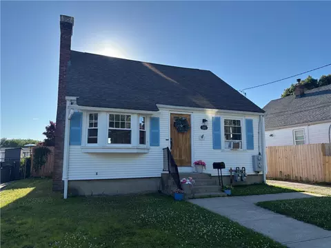 111 Lakeside Ave, Cranston, RI 02910