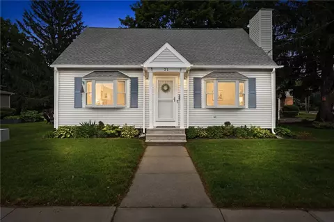 21 Portland St, Lincoln, RI 02838