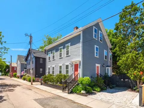 17 Willow St #2, Newport, RI 02840