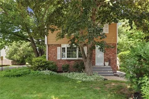 10 Sprague St, Cumberland, RI 02864