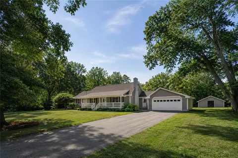 380 Woodward Ave, Seekonk, MA 02771