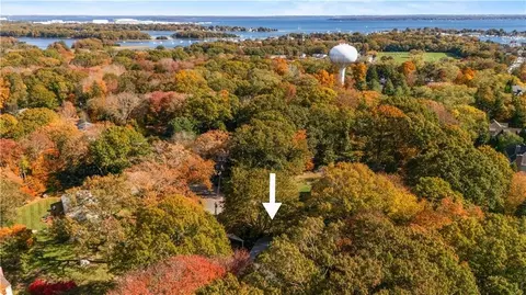 60 Sassafras Rd, North Kingstown, RI 02852