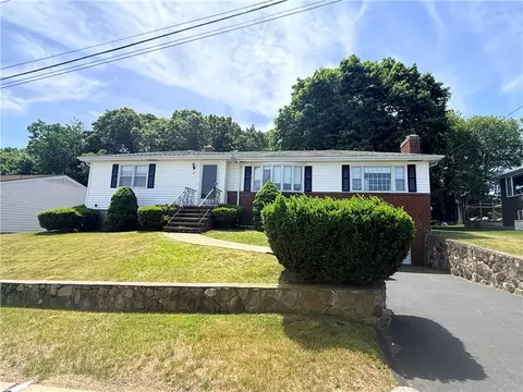 24 Jacqueline Dr, Providence, RI 02909