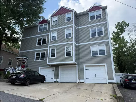 101 Grand View St #3, Providence, RI 02906