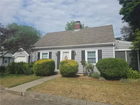 7 Wilton Ave, Pawtucket, RI 02861