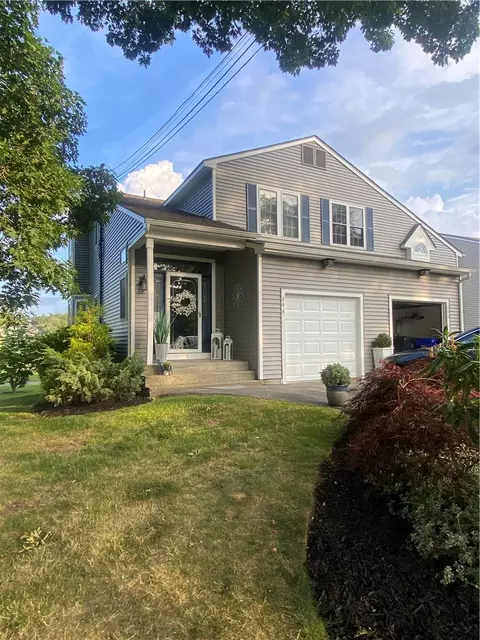 24 Pond Ct #24A, North Providence, RI 02904