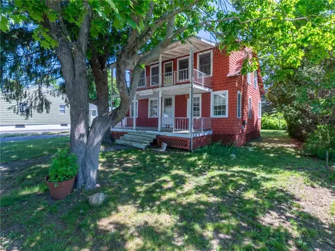 49 Benson Ave, Westerly, RI 02891 photo 2