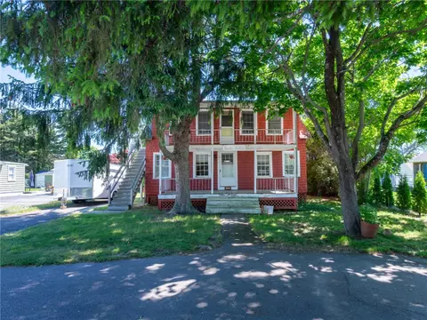 49 Benson Ave, Westerly, RI 02891 photo 3