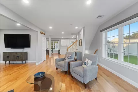 Living - 1 Old County Village Way #E, Smithfield, RI 02917 photo 2 of 3