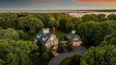 5 Ellsworth Dr, Westport, MA 02790