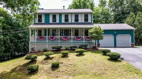 22 Ridgewood Dr, Scituate, RI 02857