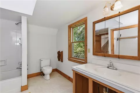 Bath - 152 Hallville Rd, Exeter, RI 02822 photo 1 of 2