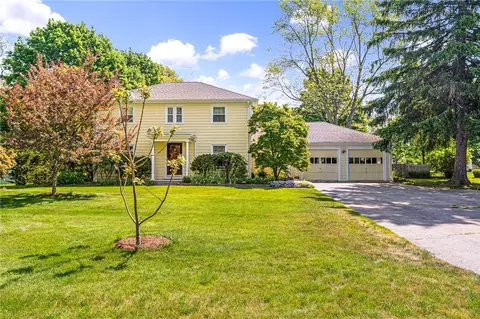 56 Middle Hwy, Barrington, RI 02806