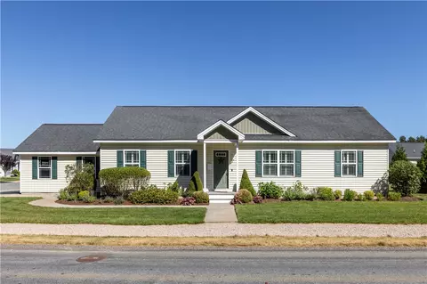 228 Chickadee Ln, South Kingstown, RI 02879
