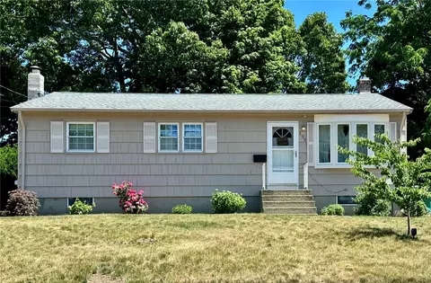 130 Kerri Lyn Rd, Warwick, RI 02889