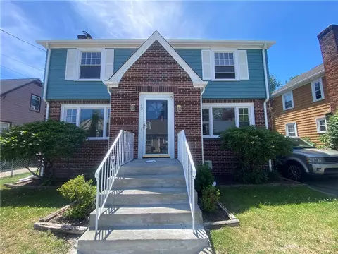 40 Amhert Ave, Pawtucket, RI 02860