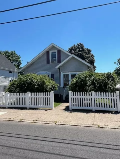 217 Evergreen St, Pawtucket, RI 02861