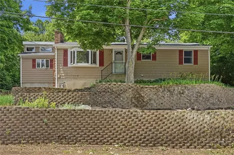 27 Royal Ave, Cranston, RI 02920