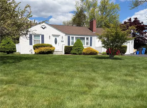 52 Elm Dr, Cranston, RI 02920