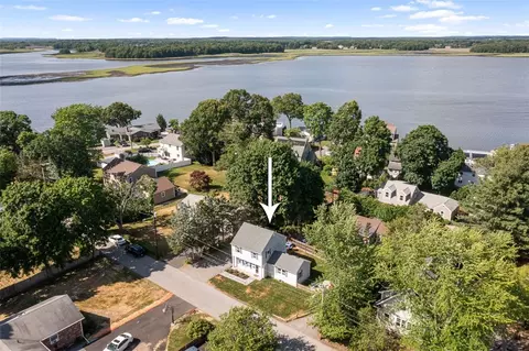 69 Mason Rd, Barrington, RI 02806