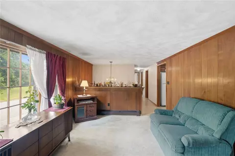 Living - 9 Katherine Rd, Woonsocket, RI 02895 photo 2 of 6