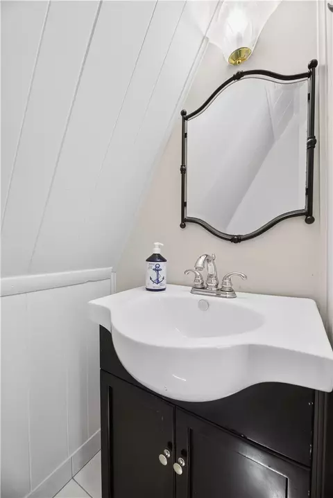 Bath - 11 Collins Ave, Westerly, RI 02891 photo 3 of 3