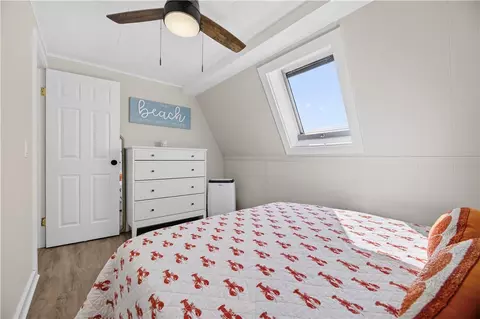 Bedroom - 11 Collins Ave, Westerly, RI 02891 photo 2 of 6
