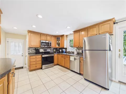 Kitchen - 205 Baldwin Rd, Warwick, RI 02886 photo 2 of 3