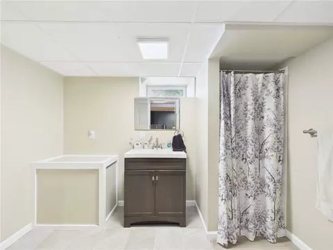 Bath - 205 Baldwin Rd, Warwick, RI 02886 photo 2 of 2