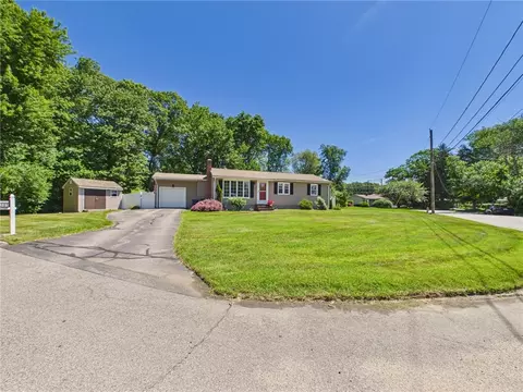 205 Baldwin Rd, Warwick, RI 02886
