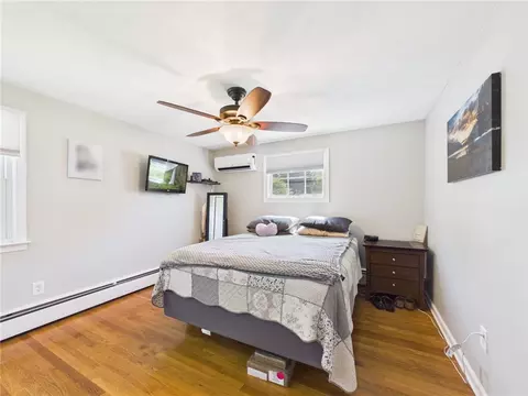 Bedroom - 205 Baldwin Rd, Warwick, RI 02886 photo 2 of 6