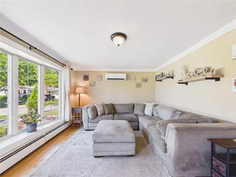 Living - 205 Baldwin Rd, Warwick, RI 02886 photo 1 of 6