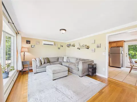 Living - 205 Baldwin Rd, Warwick, RI 02886 photo 2 of 6