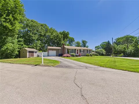 Exterior - 205 Baldwin Rd, Warwick, RI 02886 photo 9 of 11