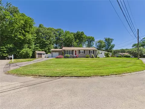 Exterior - 205 Baldwin Rd, Warwick, RI 02886 photo 3 of 11
