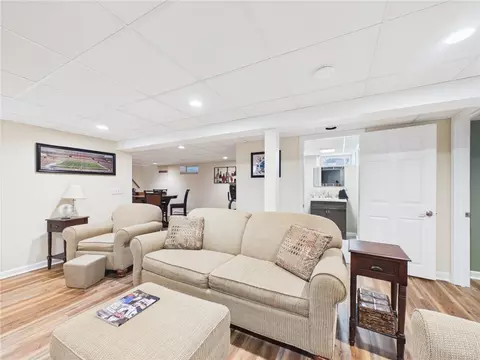 Living - 205 Baldwin Rd, Warwick, RI 02886 photo 6 of 6
