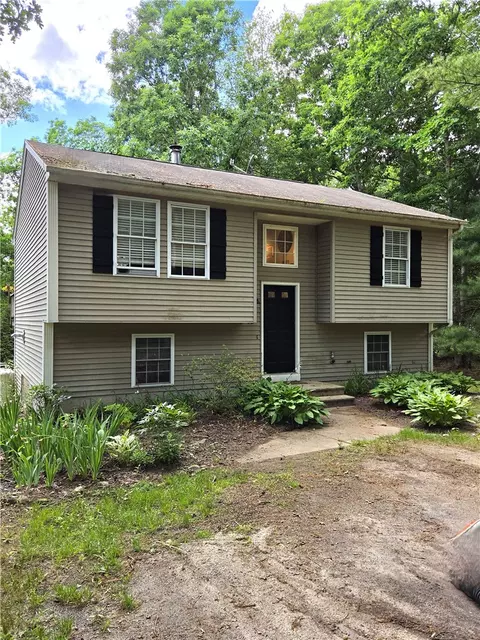 12 Old Kenyon Rd, Richmond, RI 02832