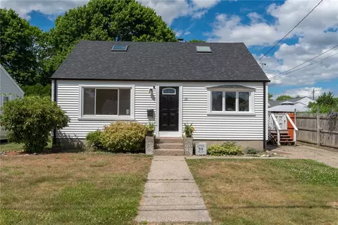 15 Gage St, Warwick, RI 02889