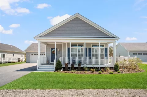 61 Sand Wedge Ln, South Kingstown, RI 02879
