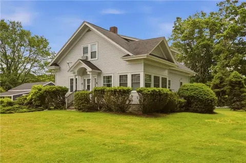 21 East Rd, Tiverton, RI 02878