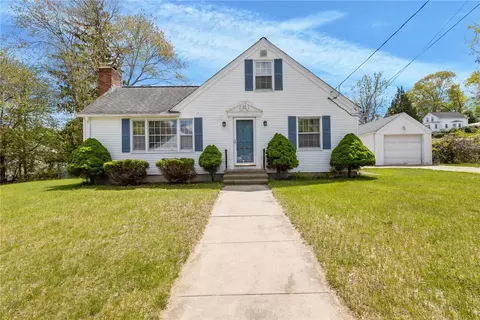 74 Youngs Ave, West Warwick, RI 02893