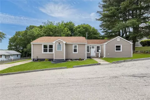 9 Emelia St, Johnston, RI 02919