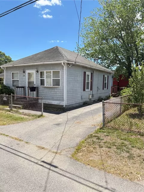 52 Kenway Ave, Warwick, RI 02889