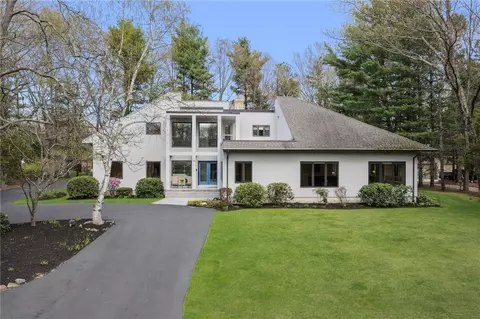 29 Dennell Dr, Lincoln, RI 02865