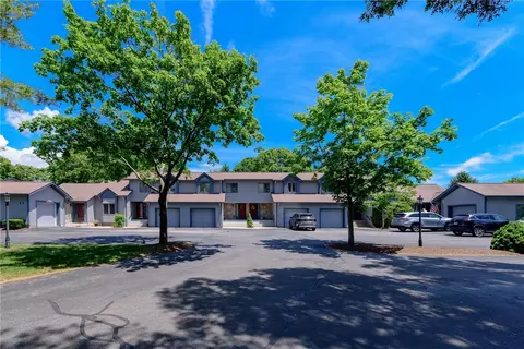 260 Sweet Allen Farm Rd #B6, South Kingstown, RI 02879