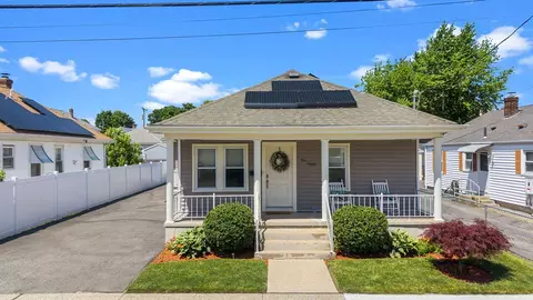 116 Saratoga Ave, Pawtucket, RI 02861