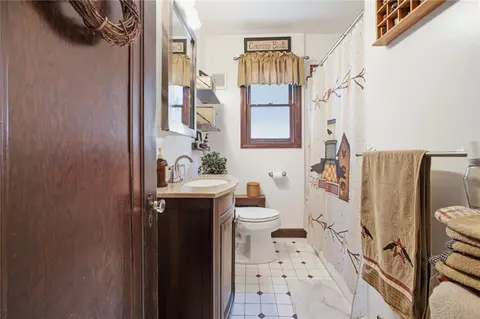 Bath - 55 Edison St, Warwick, RI 02889 photo 1 of 4