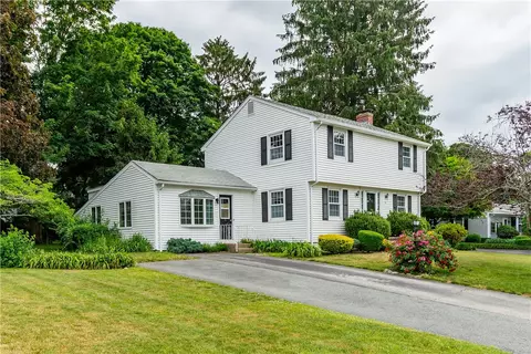 69 Douglas Rd, Warwick, RI 02886